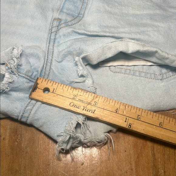Levi's 501 Light Blue Denim Cutoff Shorts W27 Button Fly - Picture 8 of 8
